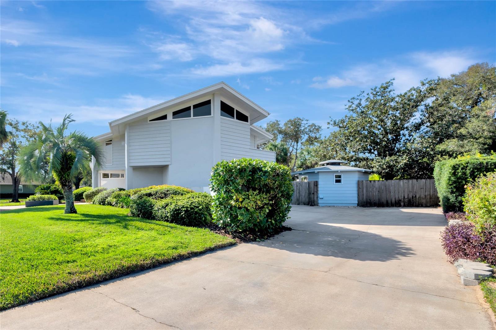 Image 50 of 59 For 8922 Bay Cove Court