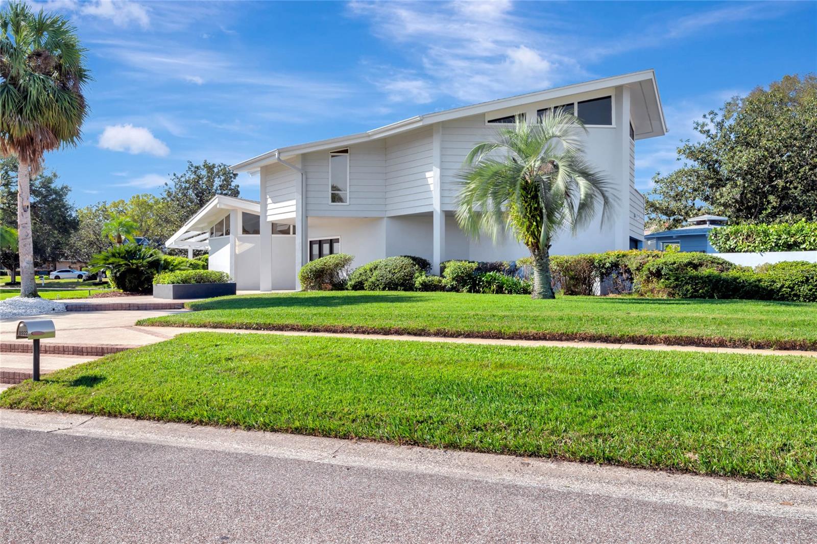 Image 6 of 59 For 8922 Bay Cove Court