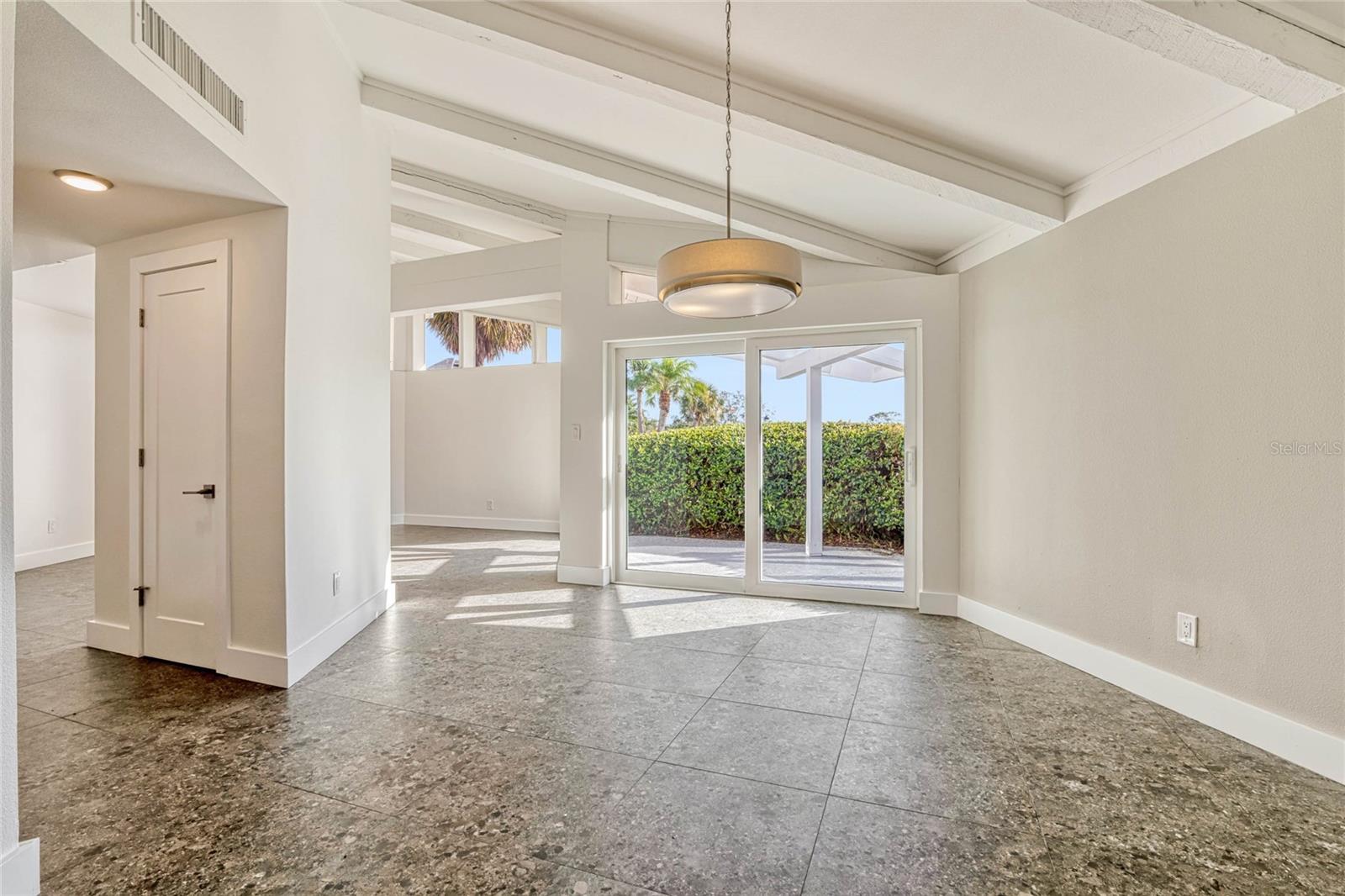Image 8 of 59 For 8922 Bay Cove Court