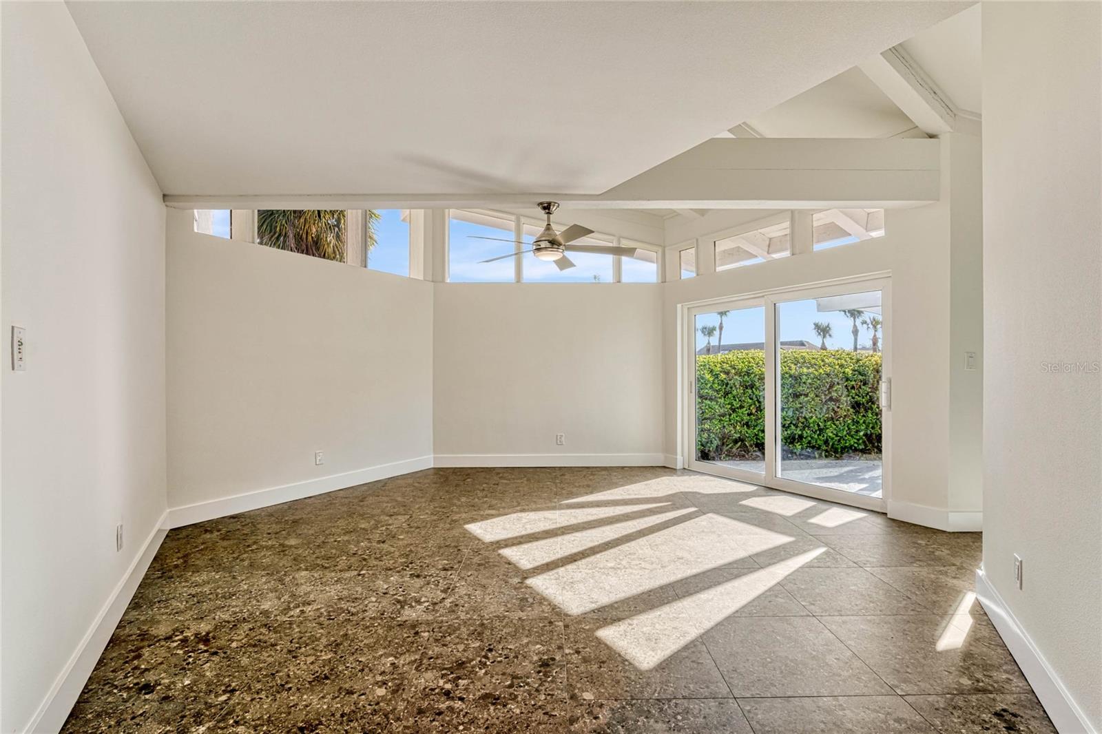 Image 9 of 59 For 8922 Bay Cove Court
