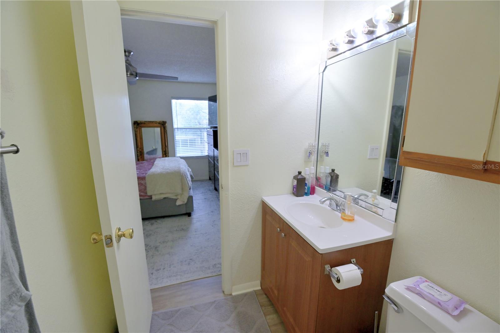 Image 16 of 25 For 974 Leeward Place 205