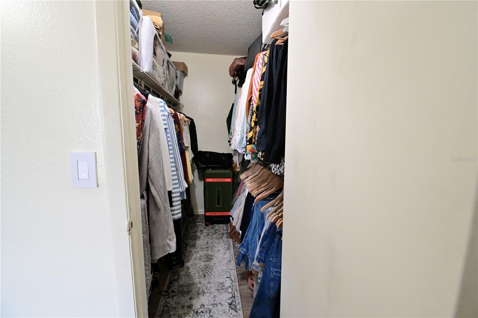 Image 19 of 25 For 974 Leeward Place 205