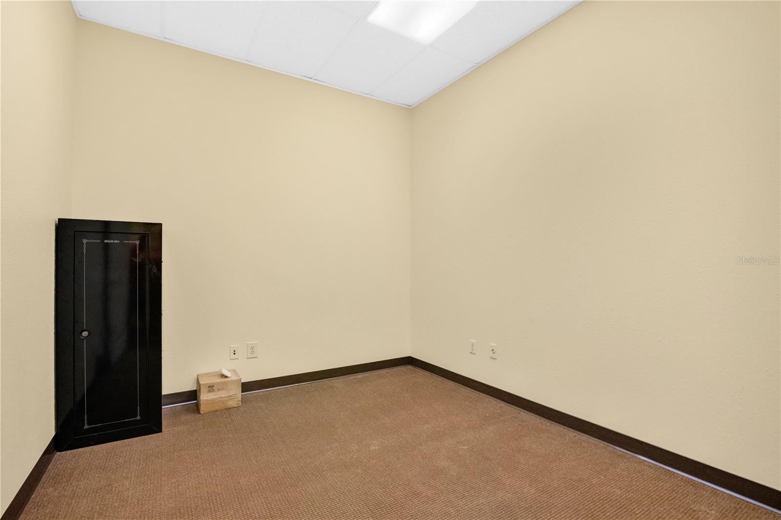 Image 10 of 53 For 6421 Pinecastle Boulevard 1