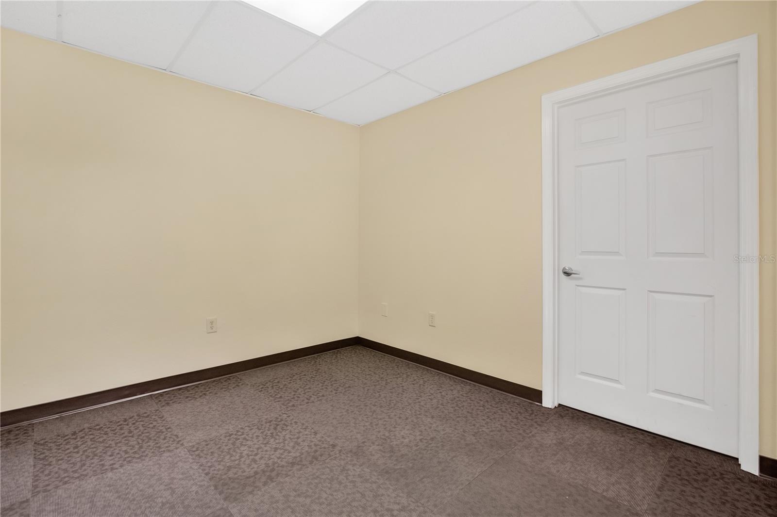 Image 16 of 53 For 6421 Pinecastle Boulevard 1