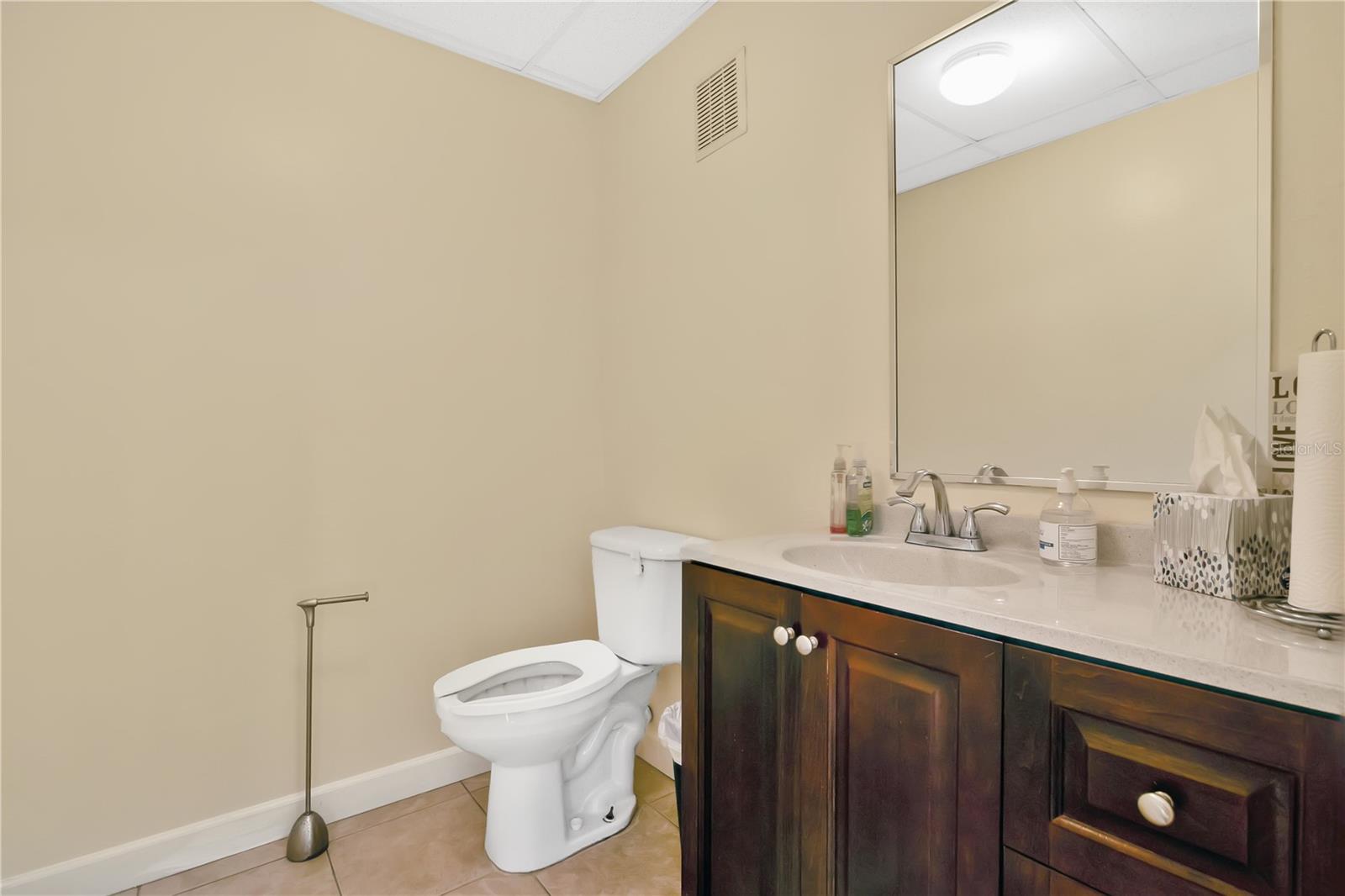 Image 17 of 53 For 6421 Pinecastle Boulevard 1