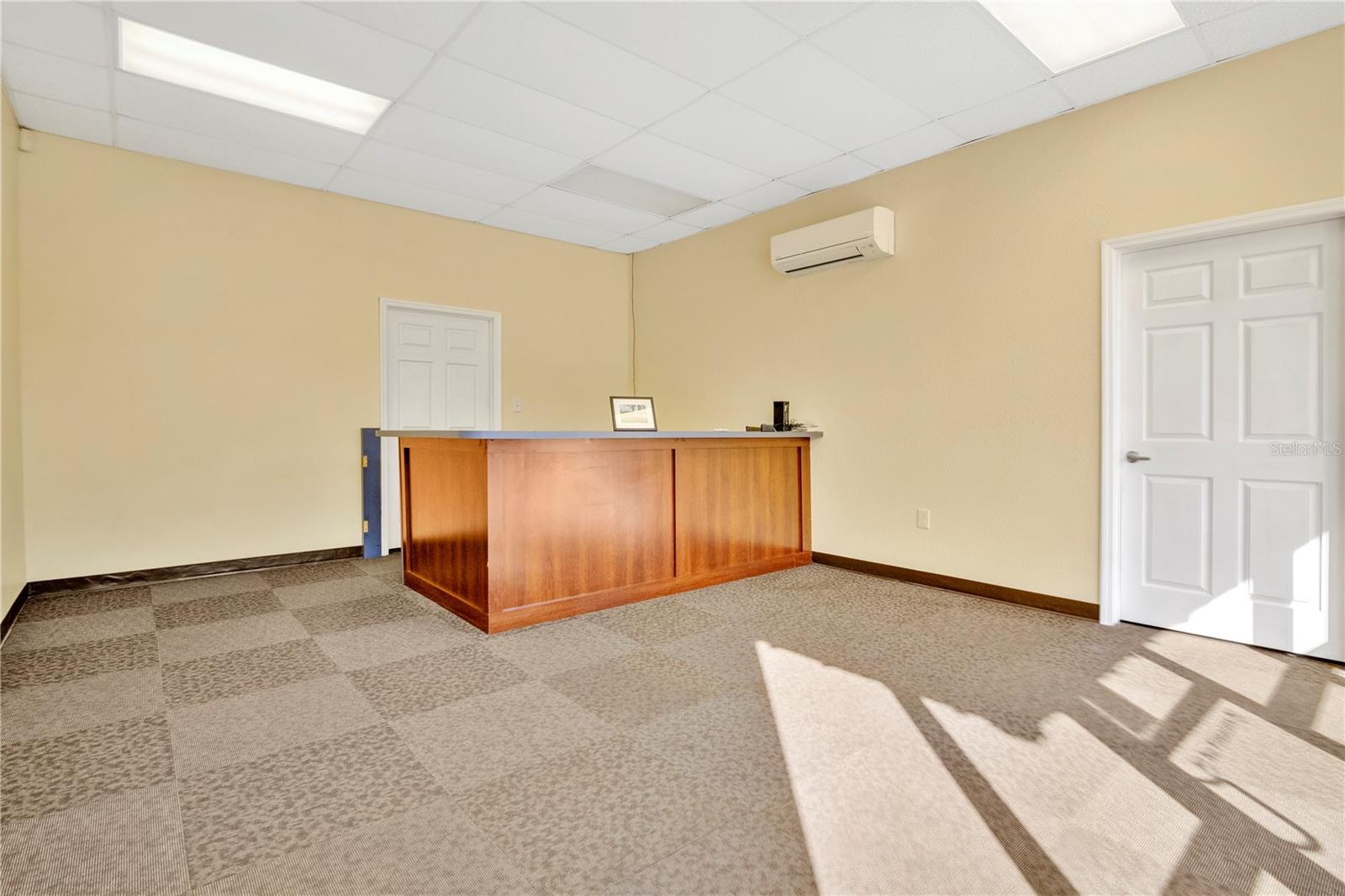 Image 3 of 53 For 6421 Pinecastle Boulevard 1