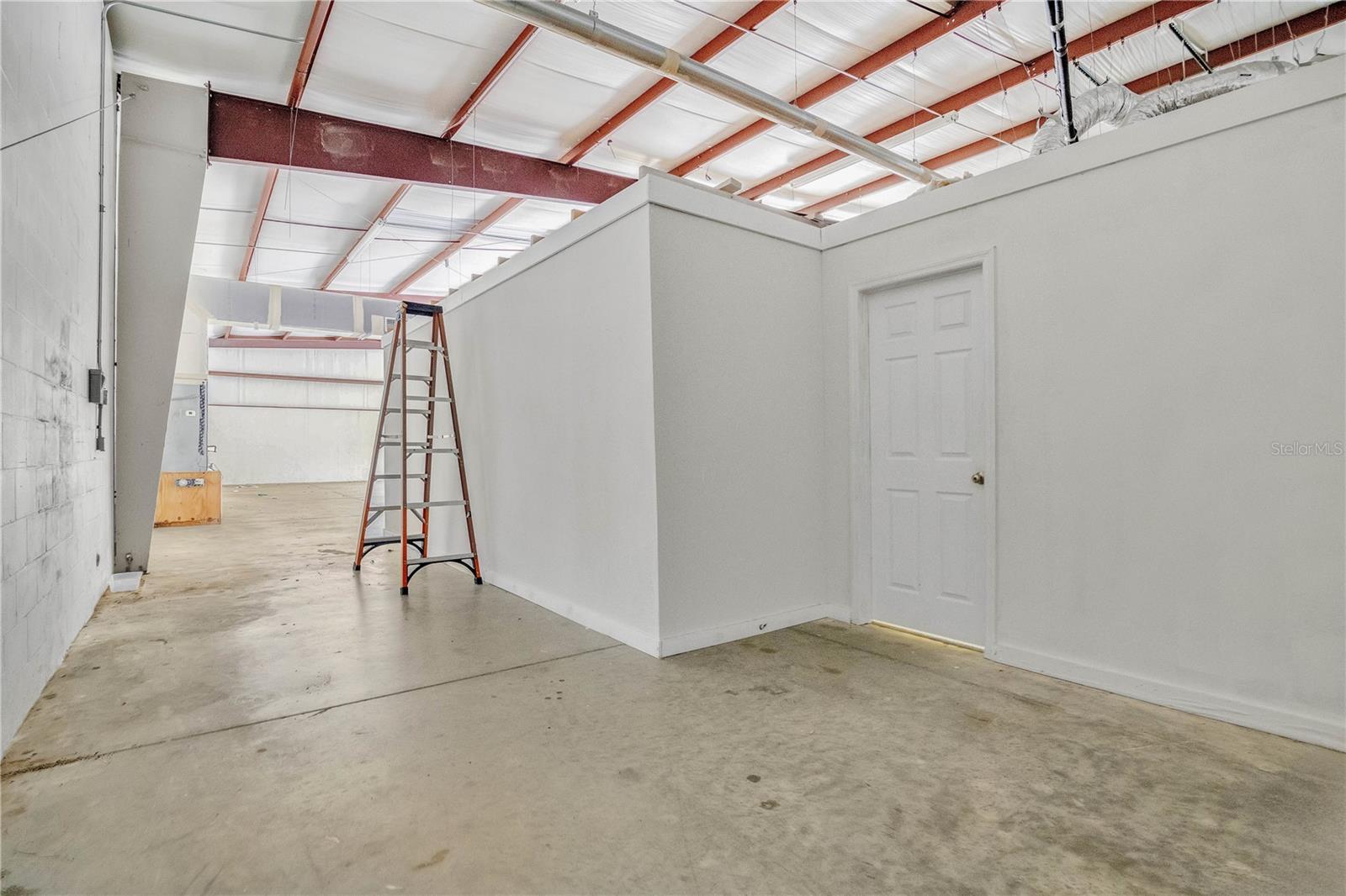 Image 36 of 53 For 6421 Pinecastle Boulevard 1