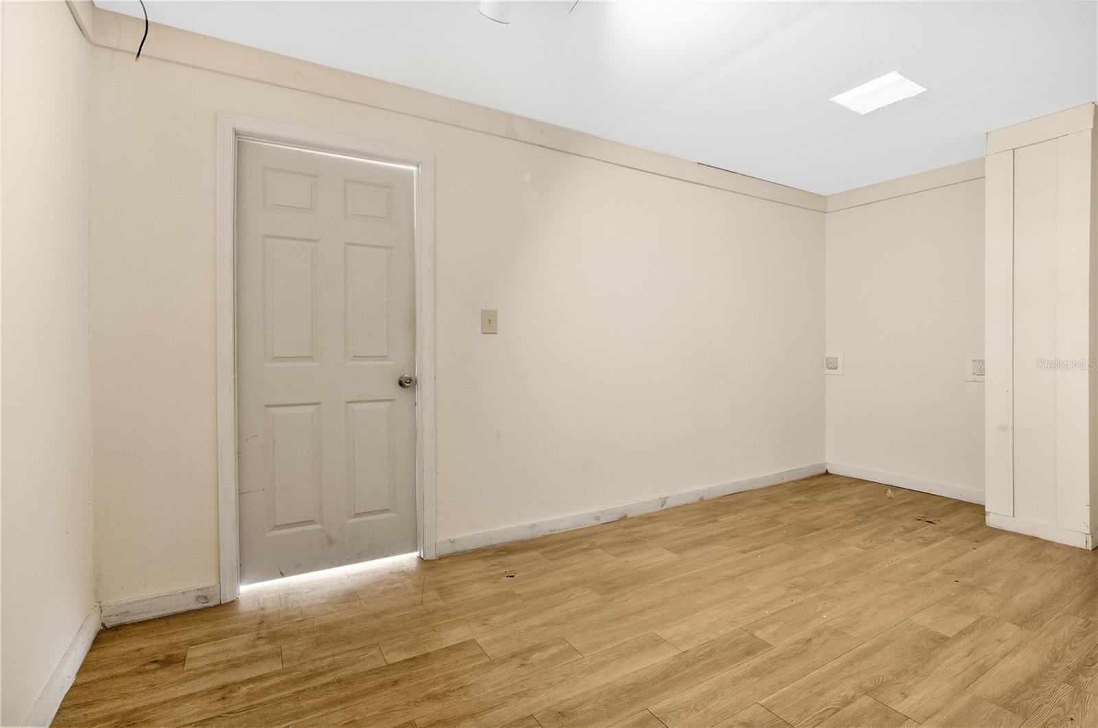 Image 38 of 53 For 6421 Pinecastle Boulevard 1