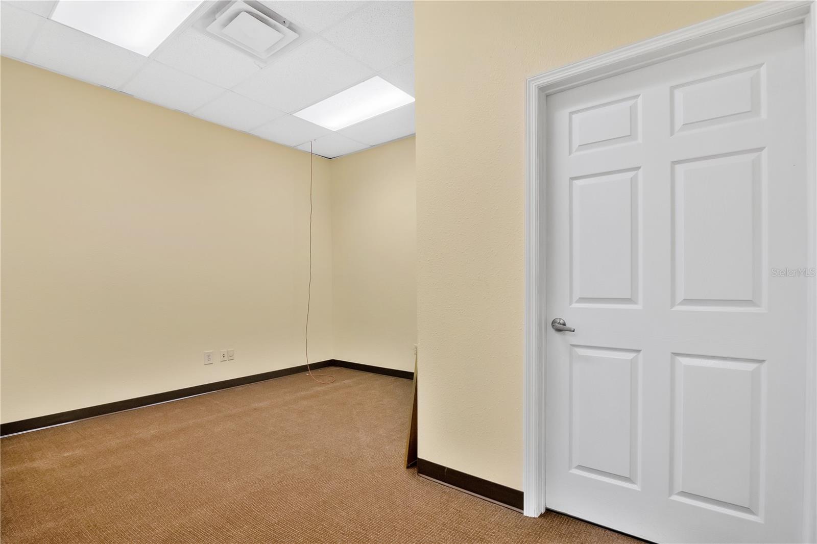 Image 8 of 53 For 6421 Pinecastle Boulevard 1