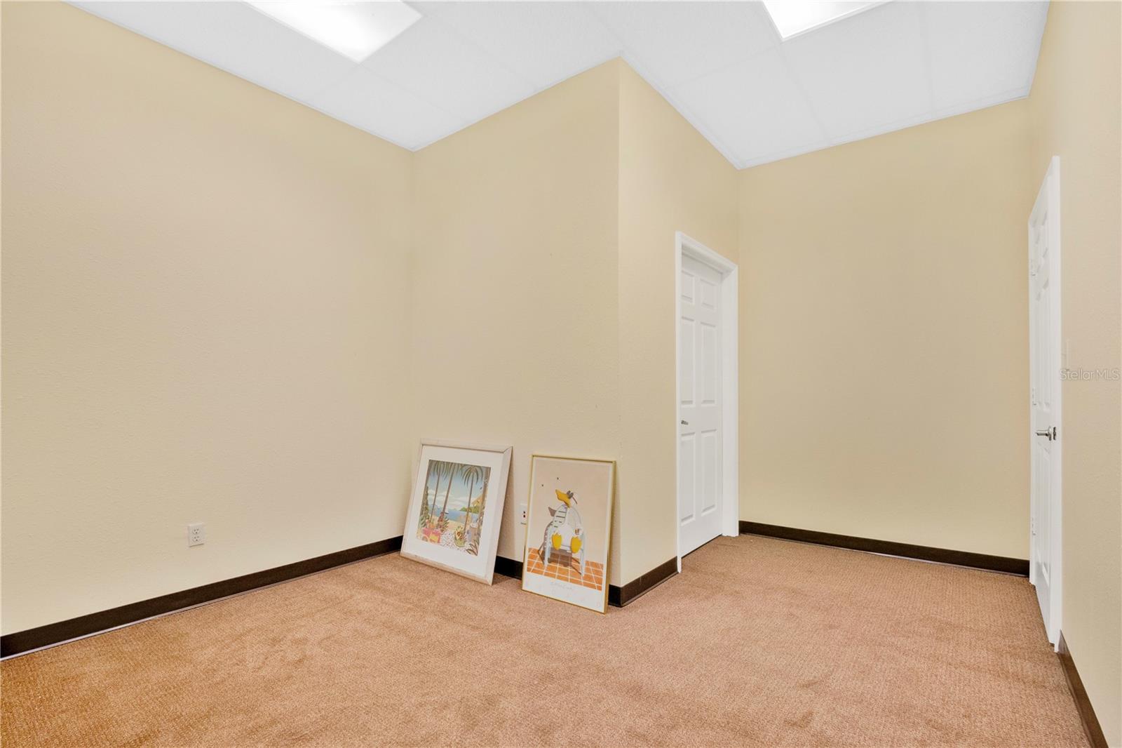Image 9 of 53 For 6421 Pinecastle Boulevard 1