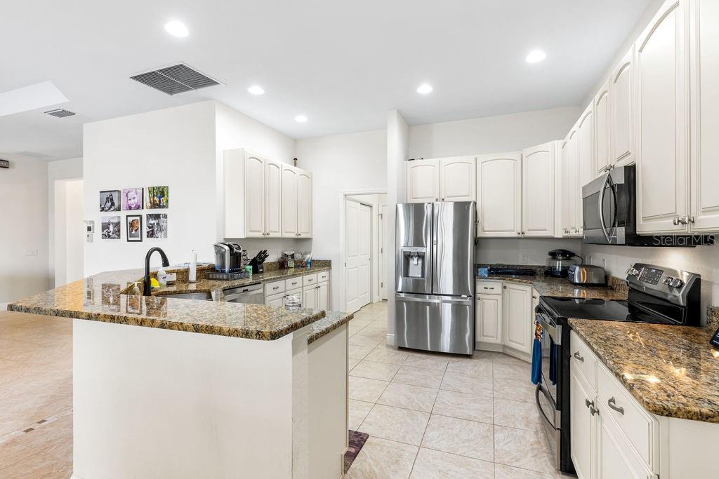 Image 7 of 33 For 10144 Lake Miona Way