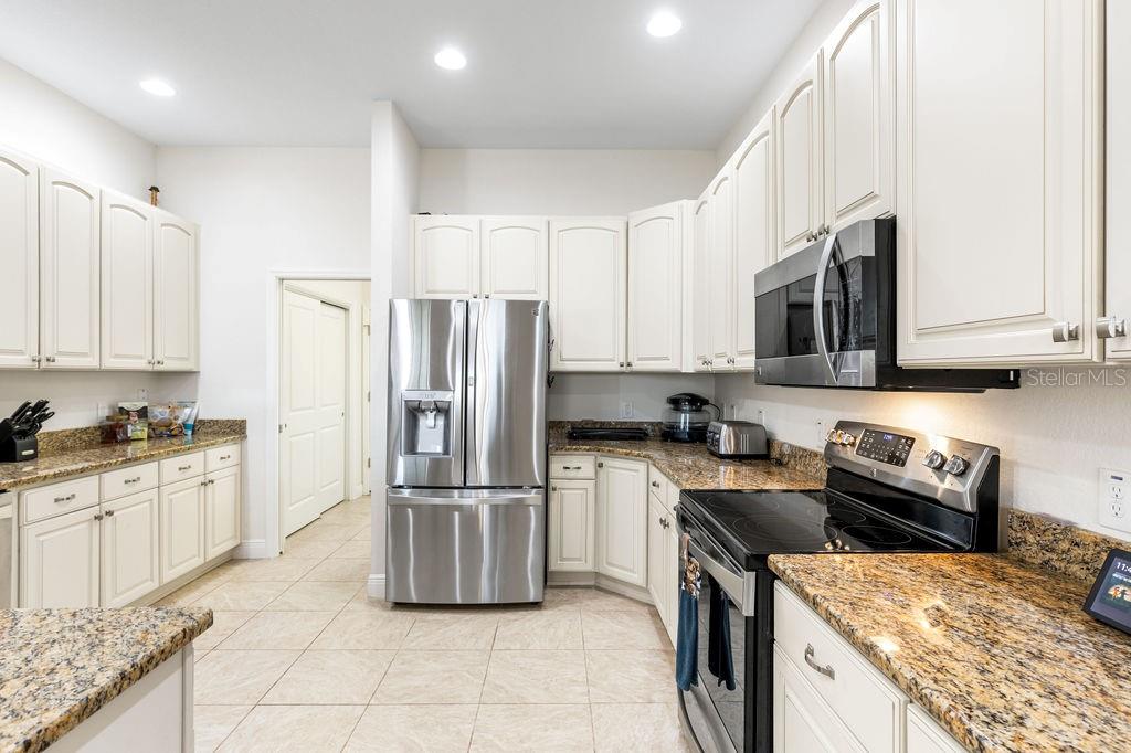 Image 8 of 33 For 10144 Lake Miona Way