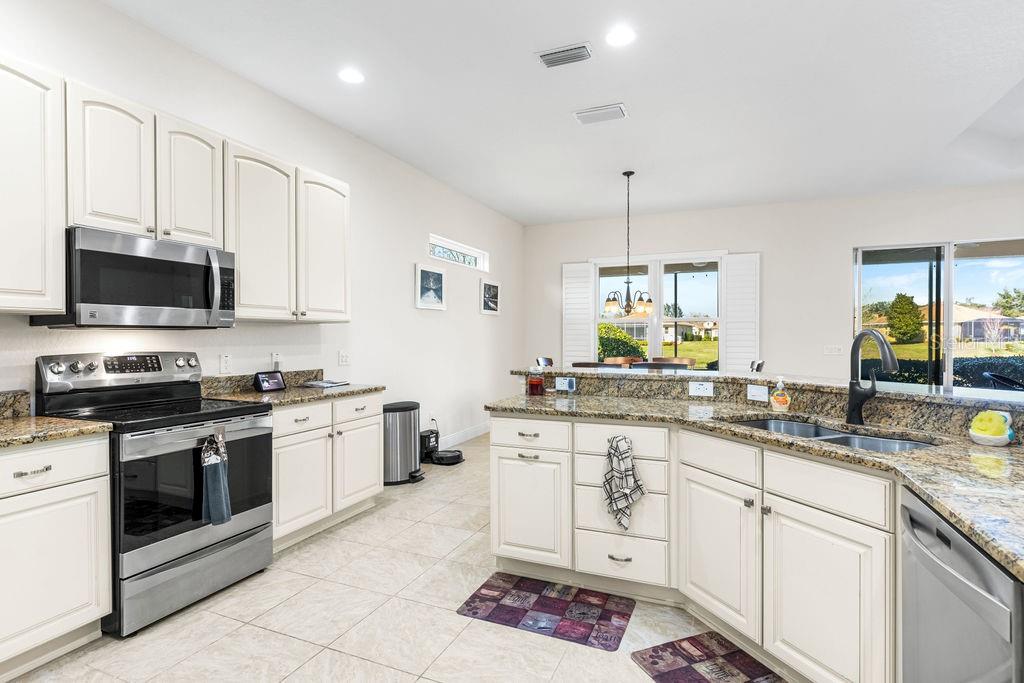 Image 9 of 33 For 10144 Lake Miona Way