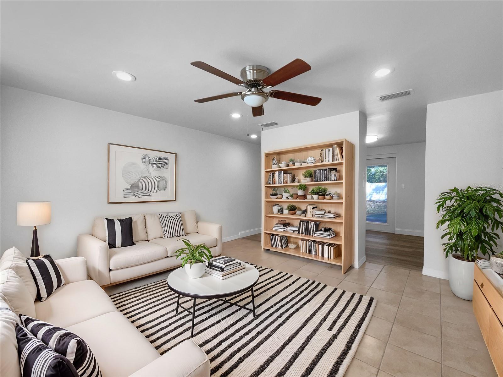 Image 2 of 19 For 913 27th Street E