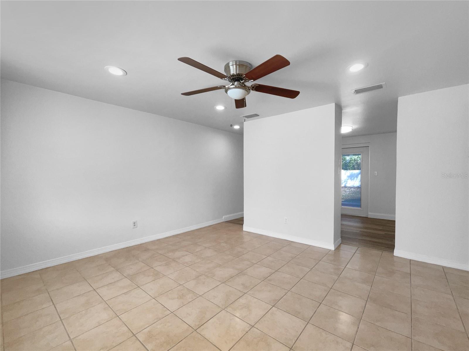 Image 3 of 19 For 913 27th Street E