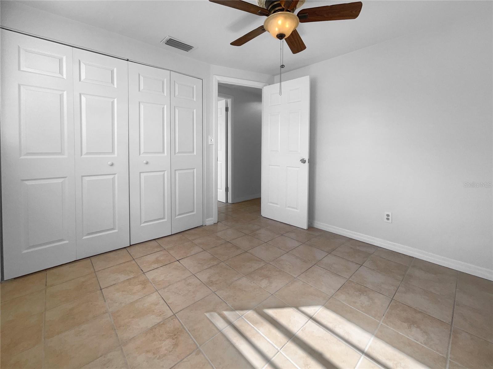 Image 5 of 19 For 913 27th Street E