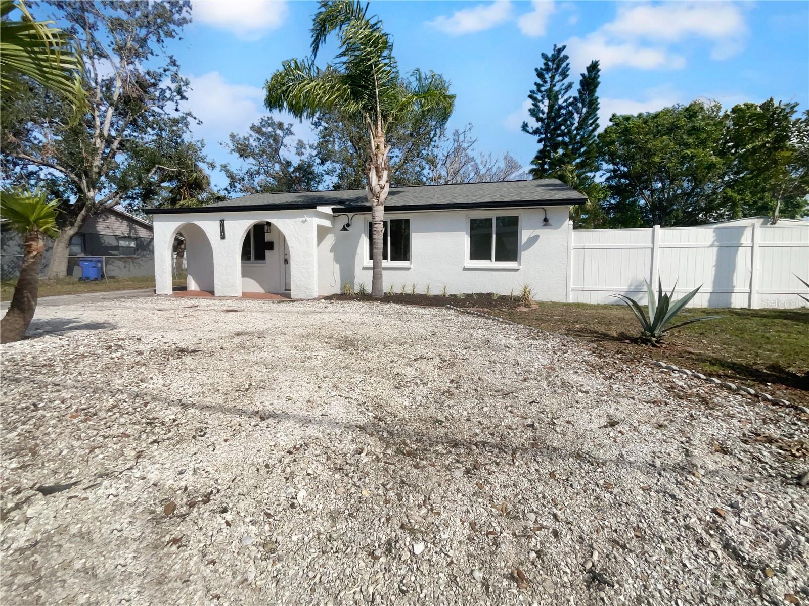Image 8 of 19 For 913 27th Street E