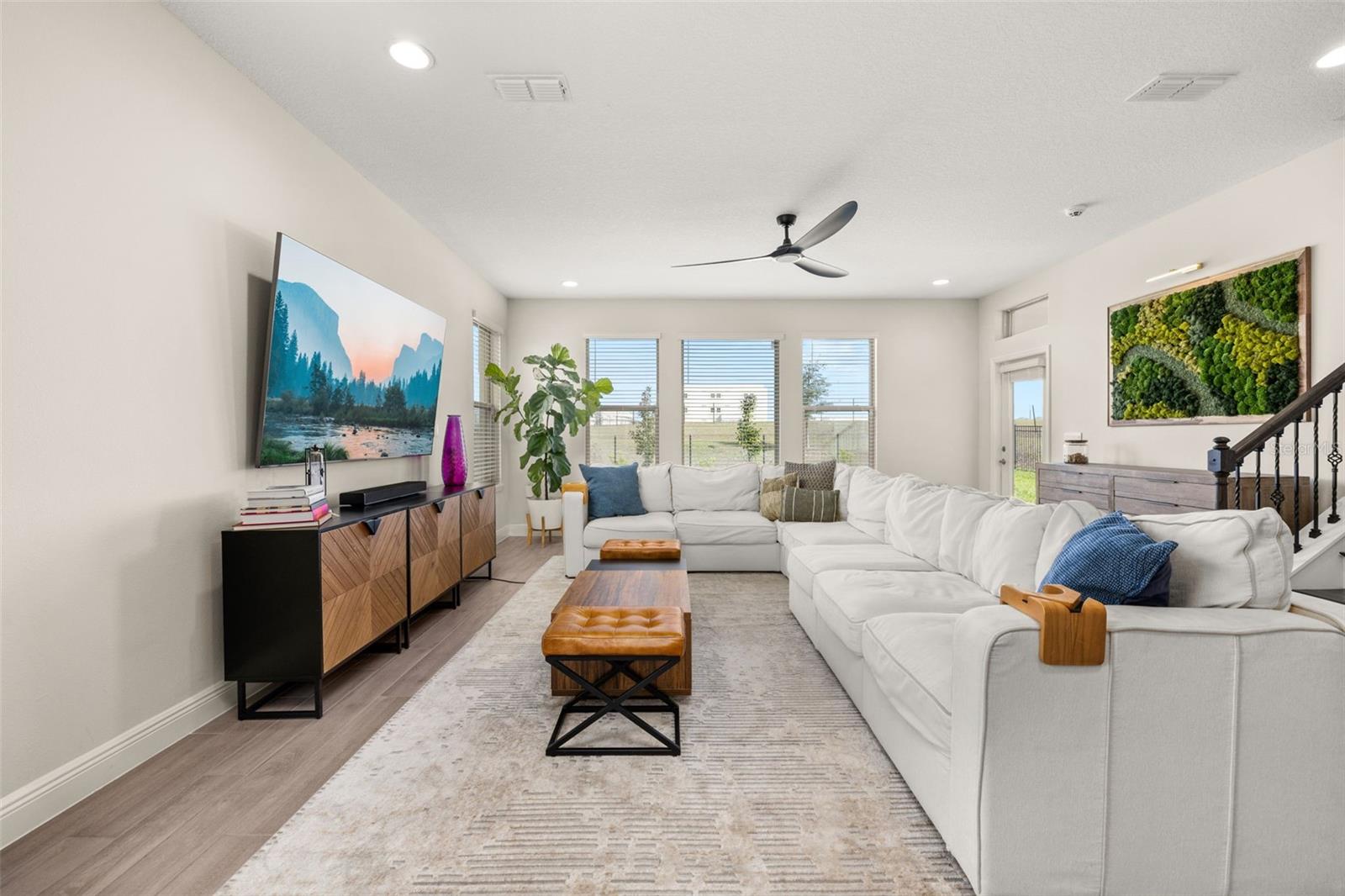 Image 17 of 86 For 18339 Oliver Twist Way