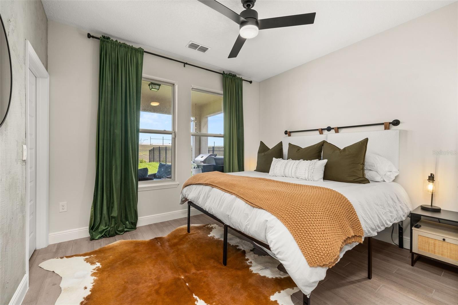 Image 23 of 86 For 18339 Oliver Twist Way