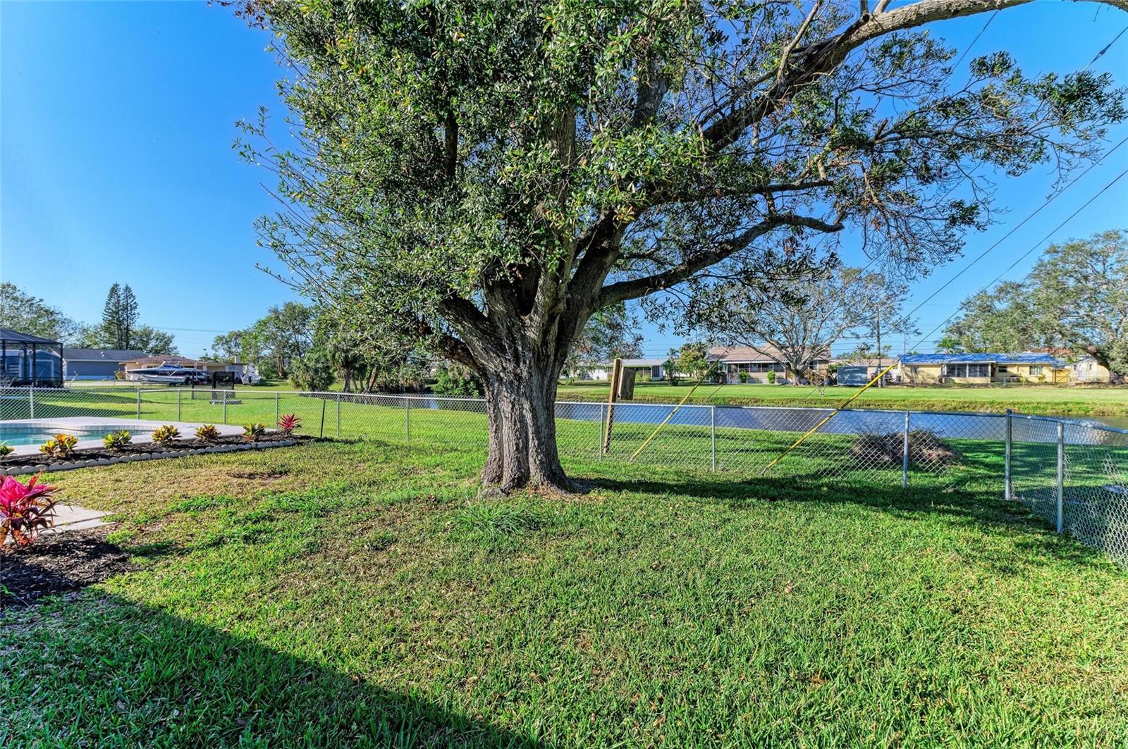 Image 21 of 22 For 408 43rd Street Boulevard W
