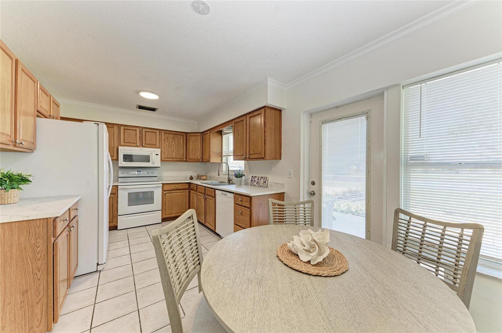 Image 6 of 22 For 408 43rd Street Boulevard W