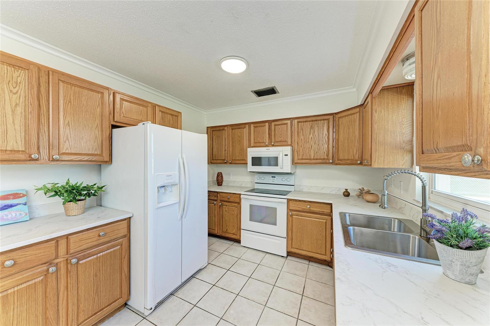 Image 7 of 22 For 408 43rd Street Boulevard W