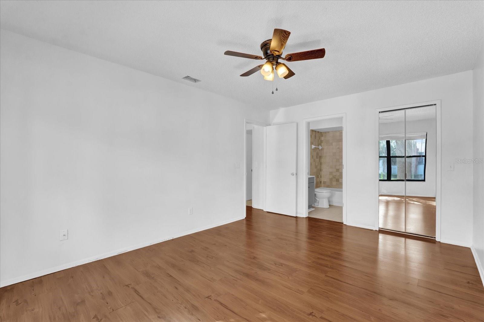 Image 10 of 33 For 705 Northlake Drive 705