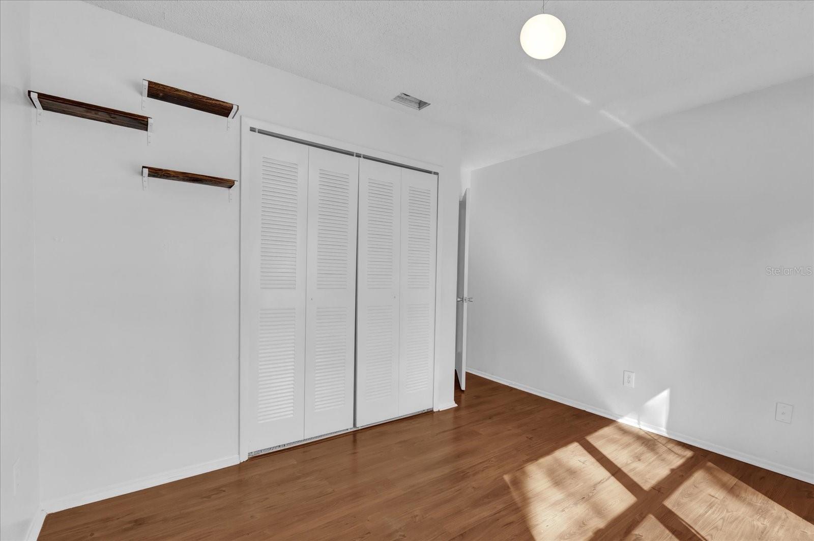 Image 12 of 33 For 705 Northlake Drive 705