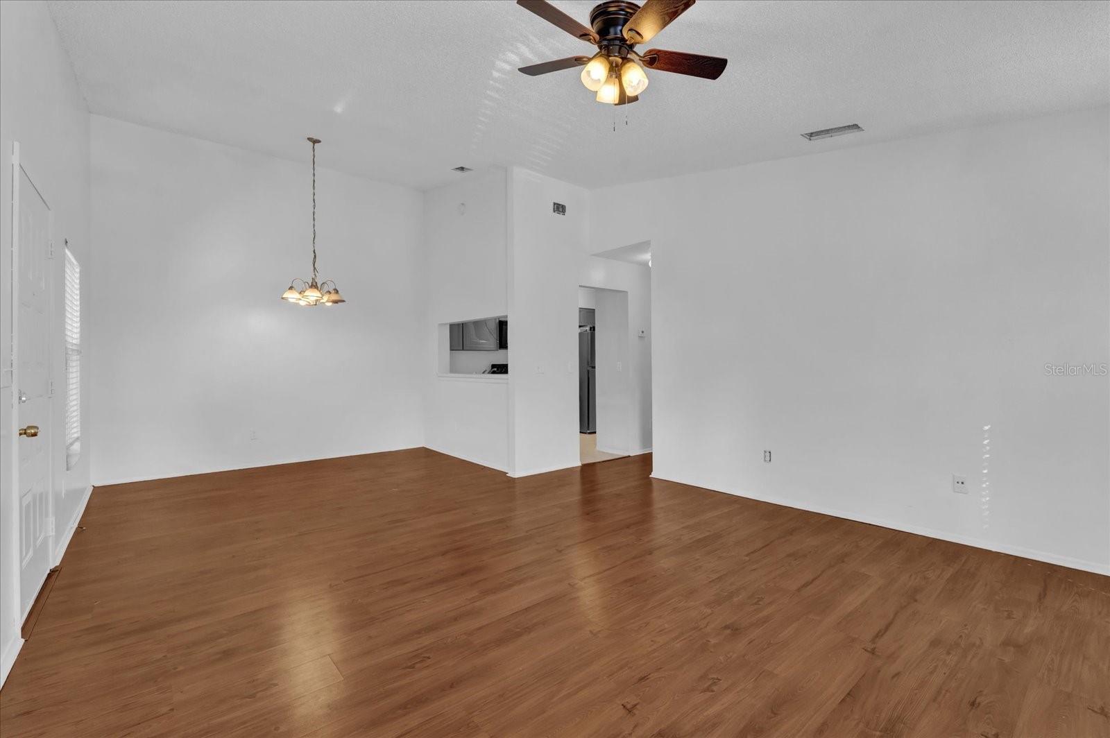 Image 5 of 33 For 705 Northlake Drive 705
