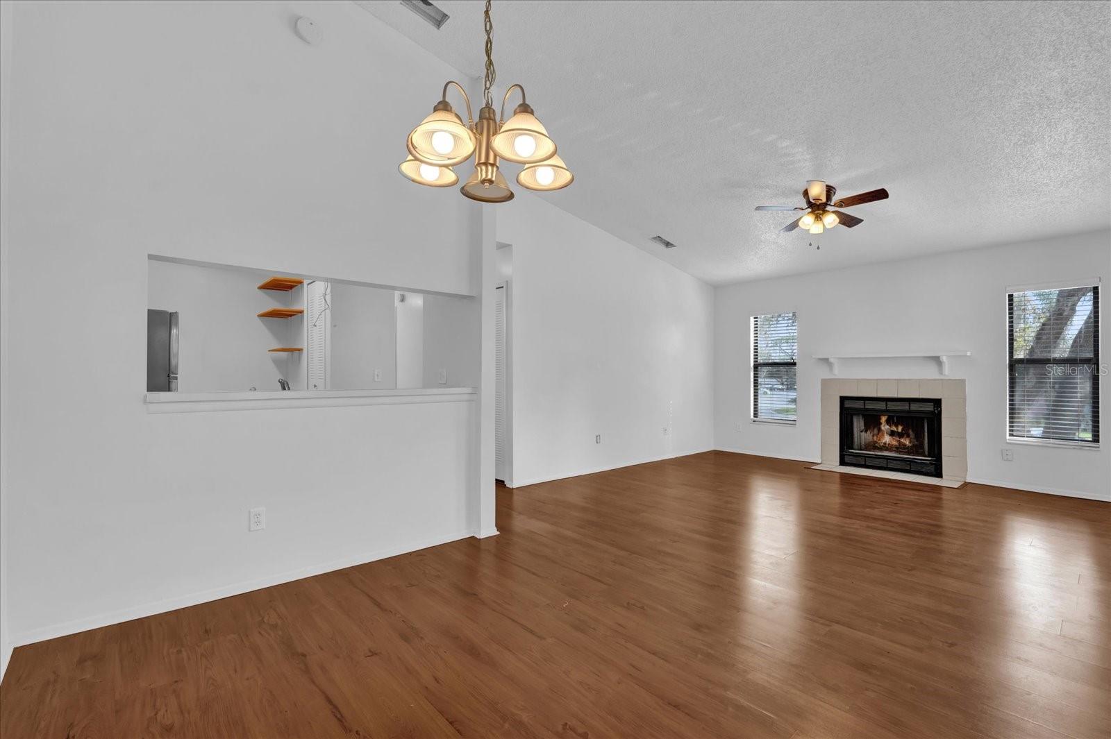 Image 6 of 33 For 705 Northlake Drive 705
