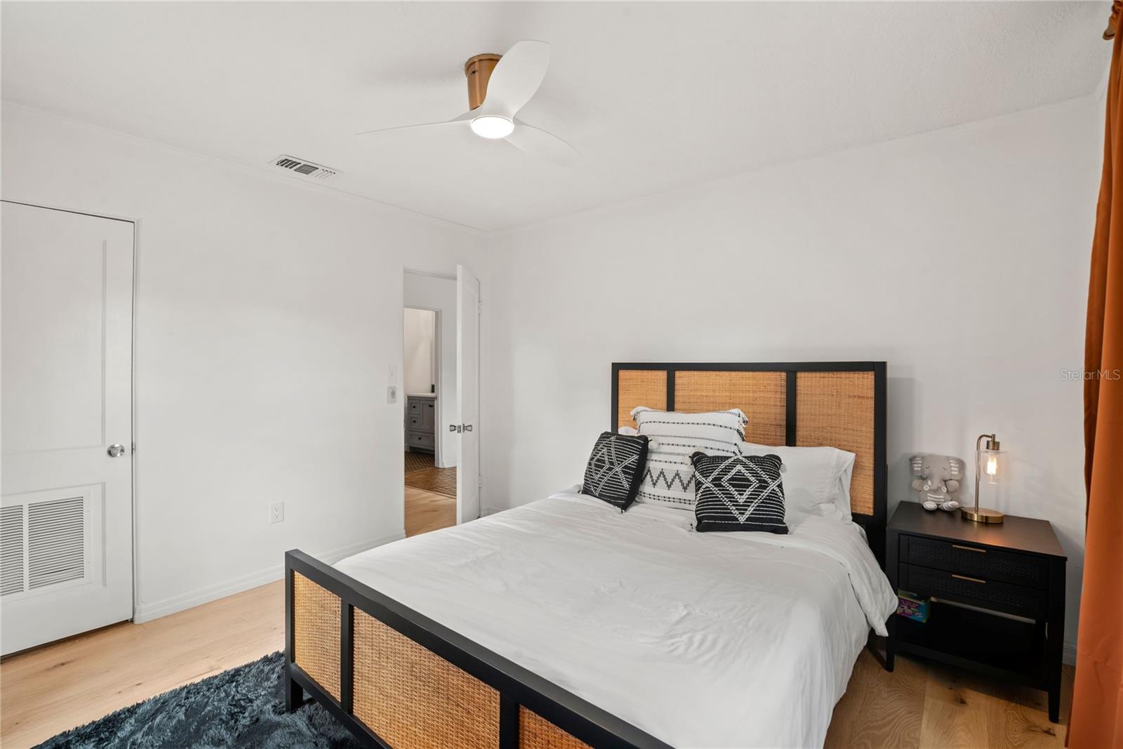 Image 34 of 47 For 1410 Osceola Court