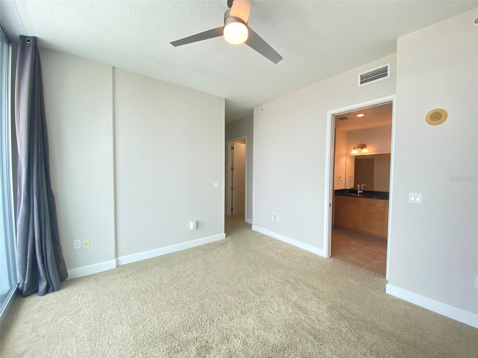 Image 24 of 36 For 150 Robinson Street 1806