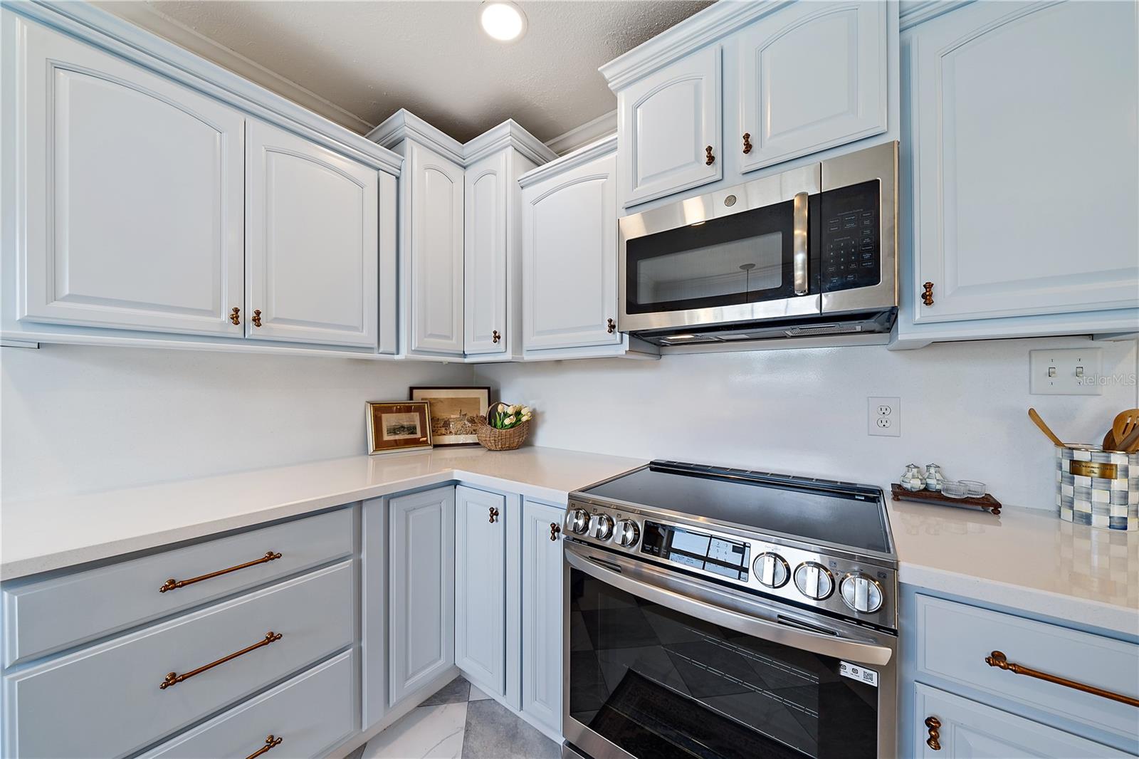Image 10 of 19 For 7746 Westmoreland Drive