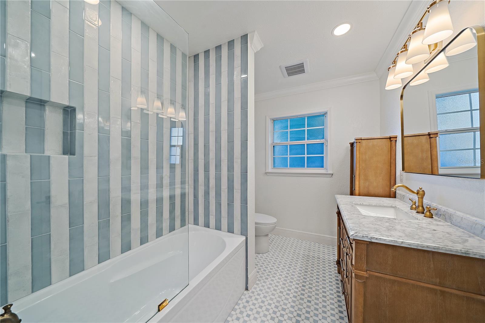 Image 17 of 19 For 7746 Westmoreland Drive