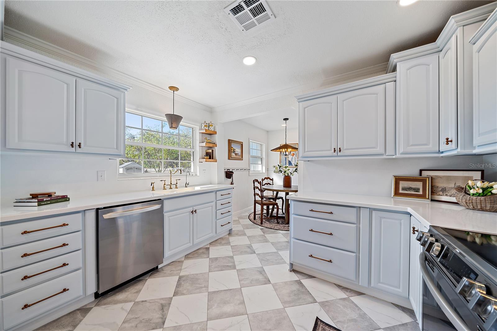 Image 7 of 19 For 7746 Westmoreland Drive