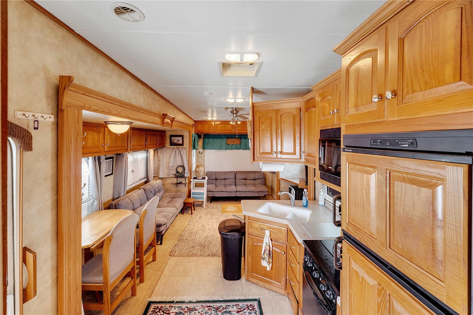 Image 23 of 48 For 11322 Goldfinch Way
