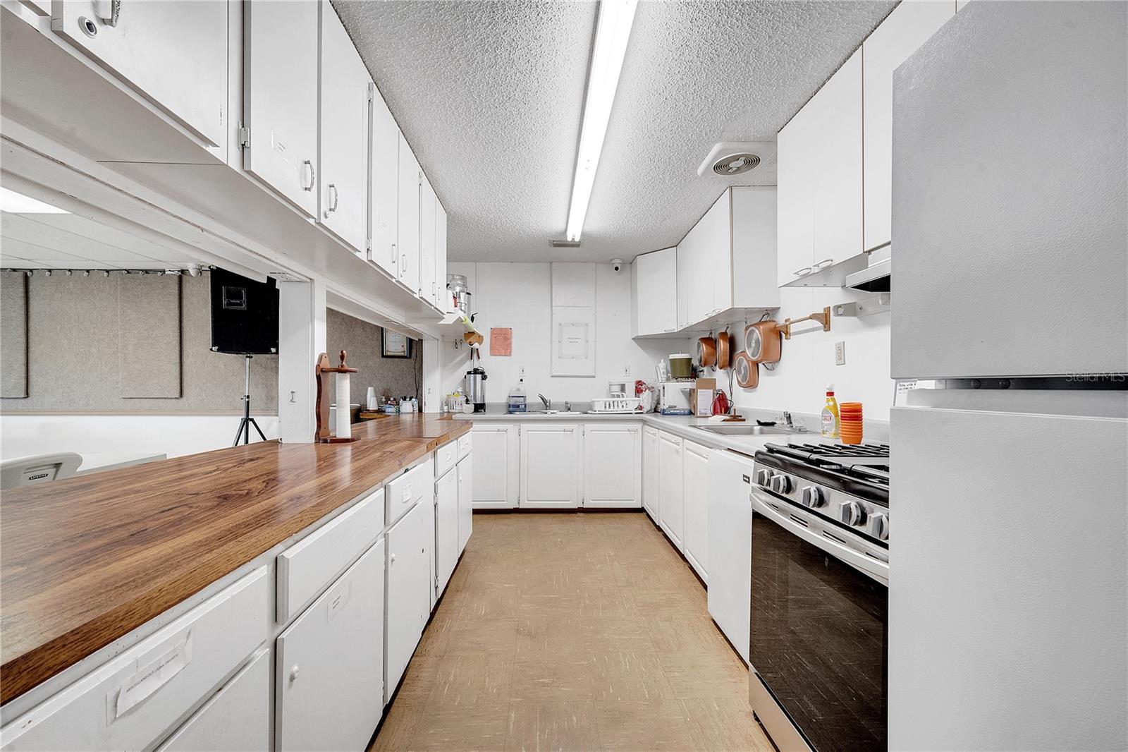 Image 44 of 48 For 11322 Goldfinch Way
