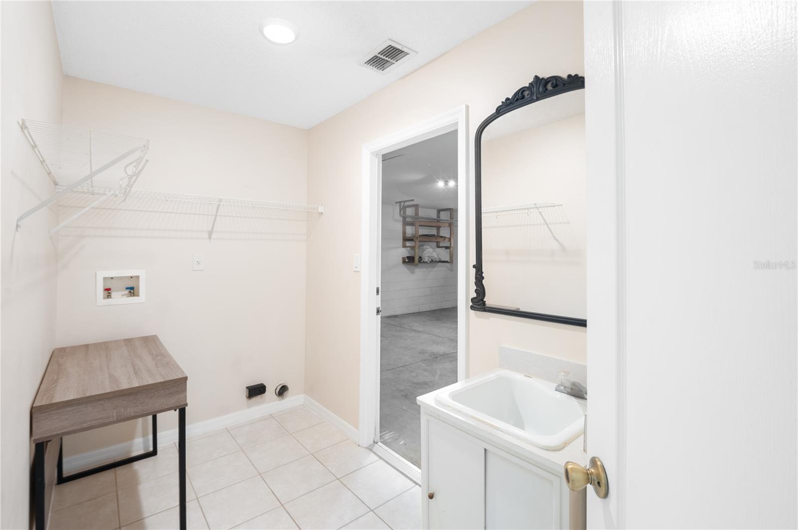 Image 19 of 36 For 3203 Victoria Lane