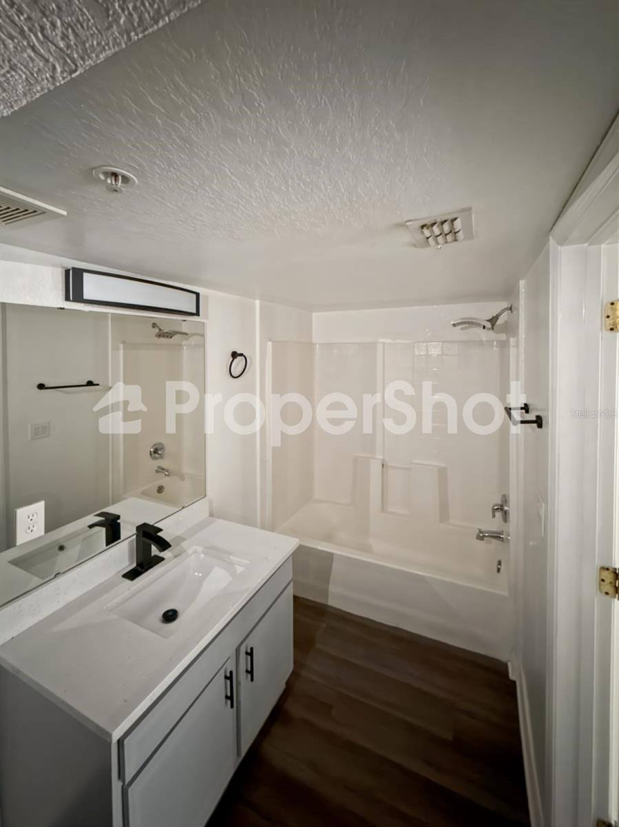 Image 5 of 11 For 2323 Mccoy Road 610