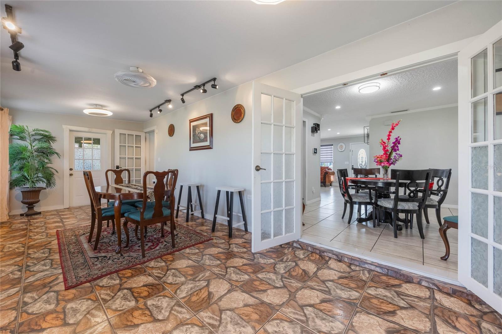 Image 14 of 64 For 2662 Hibiscus Court