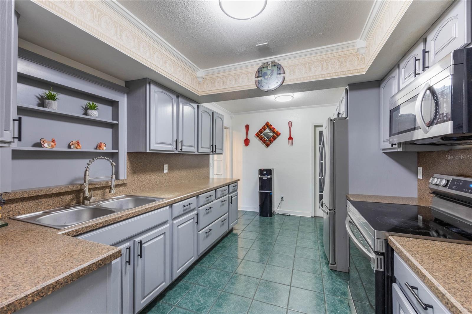 Image 18 of 64 For 2662 Hibiscus Court