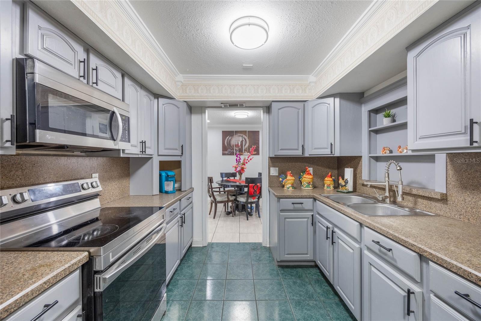 Image 20 of 64 For 2662 Hibiscus Court