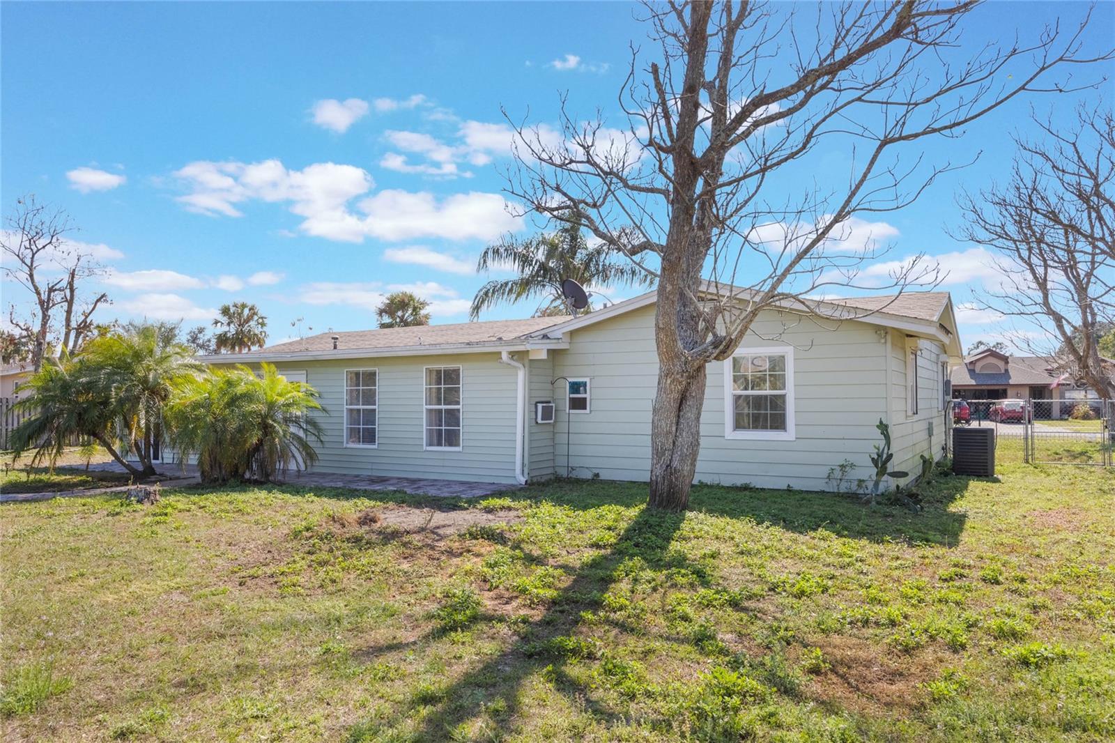 Image 39 of 64 For 2662 Hibiscus Court