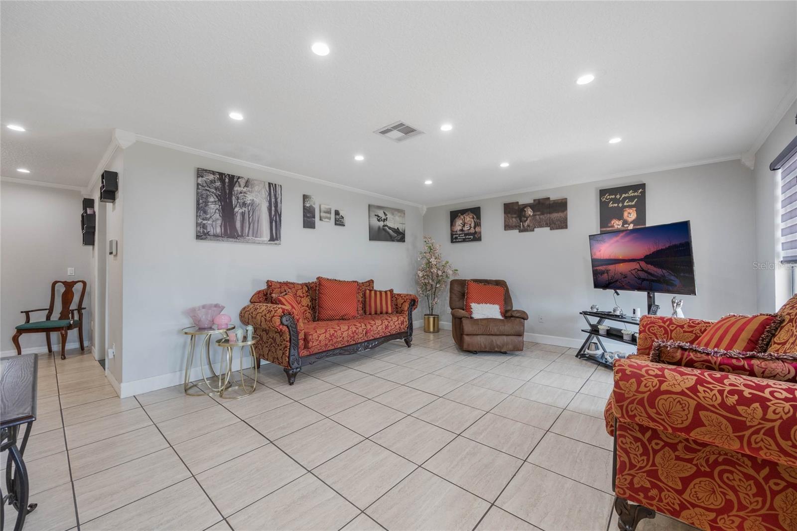 Image 8 of 64 For 2662 Hibiscus Court