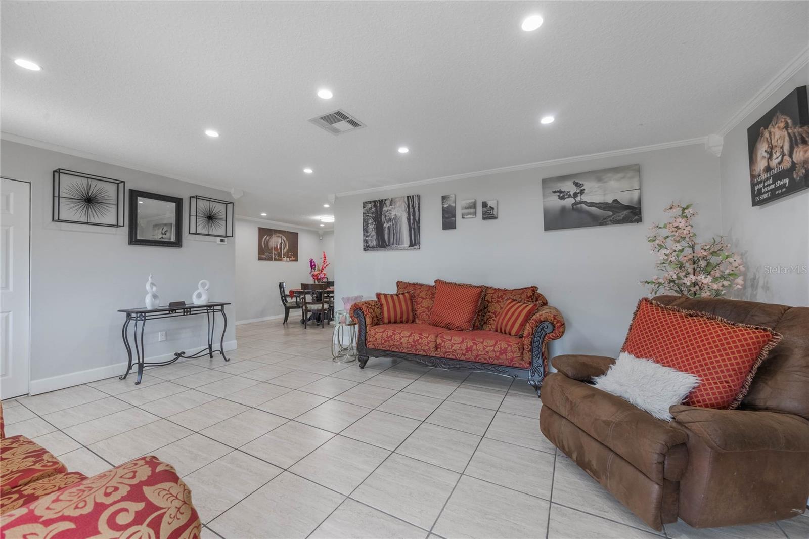 Image 9 of 64 For 2662 Hibiscus Court