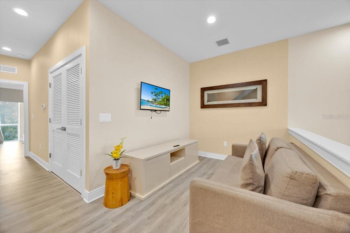 Image 17 of 32 For 7663 Recife Drive