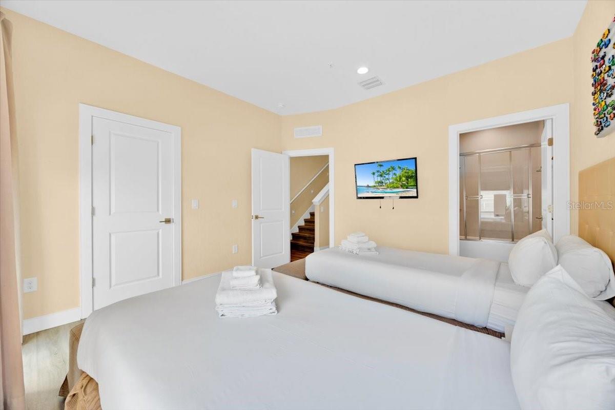 Image 20 of 32 For 7661 Recife Drive
