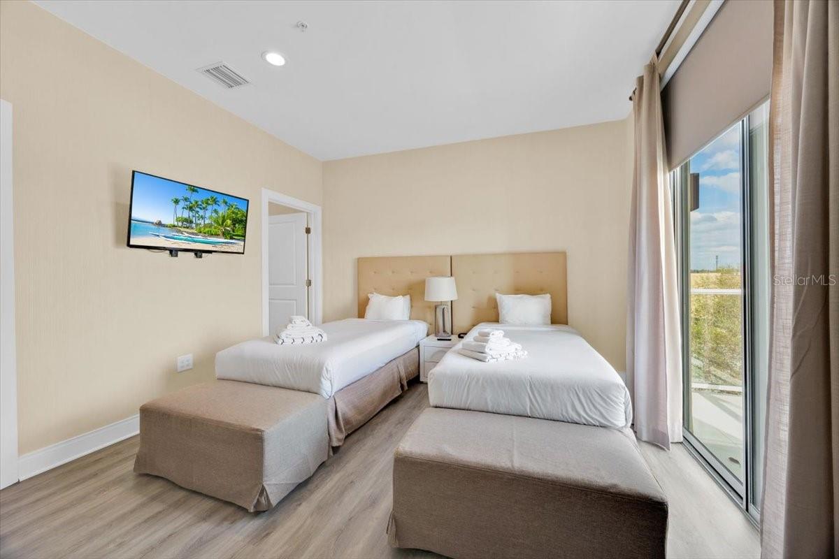 Image 25 of 32 For 7661 Recife Drive