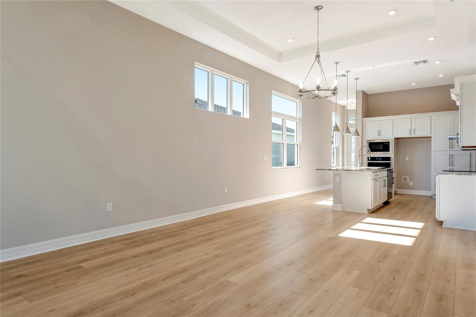 Image 15 of 30 For 889 Megano Boulevard