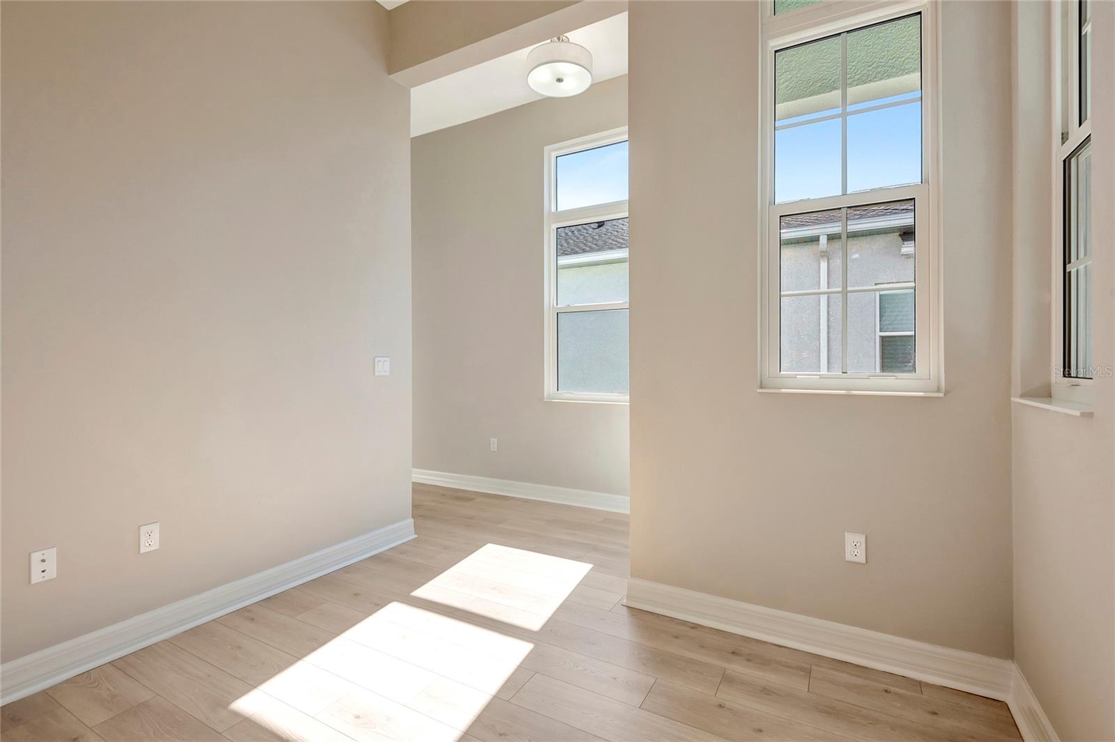 Image 21 of 30 For 889 Megano Boulevard